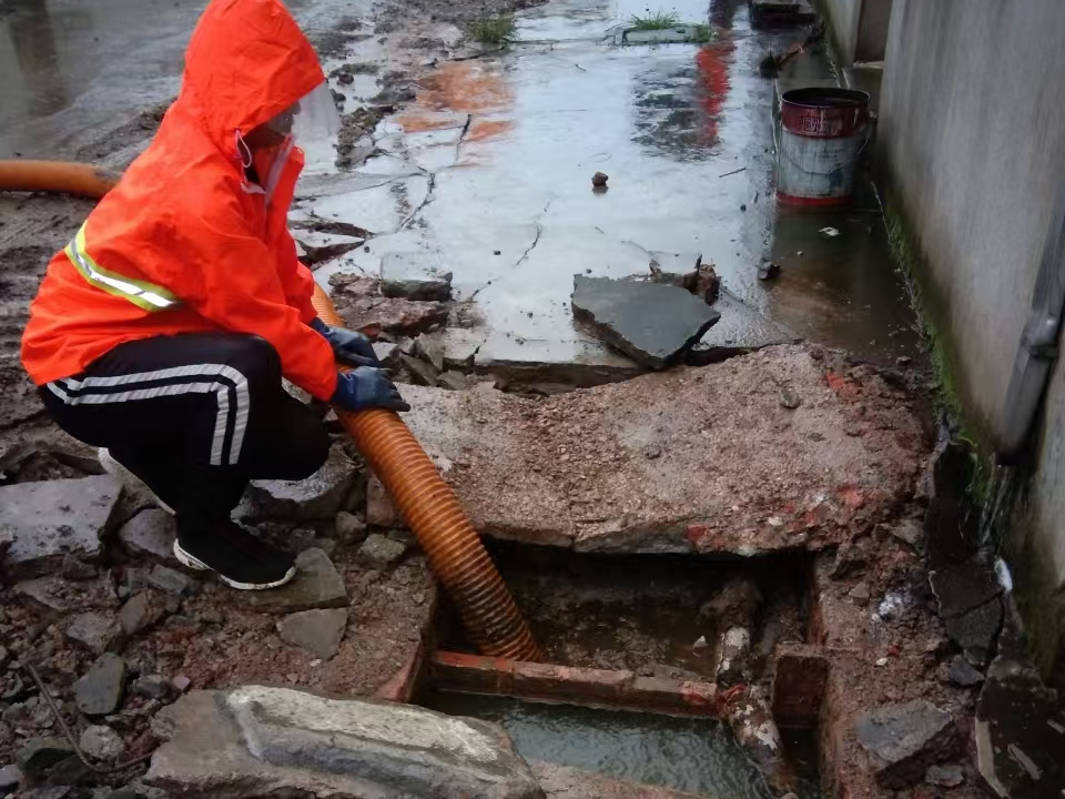 江门专业清理污水池 炜誉市政以规范流程守护城市 “肠道”